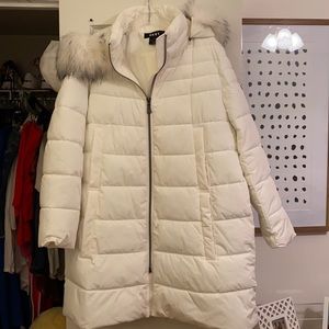 DKNY long off-white puffer jacket with fur collar. Size XL